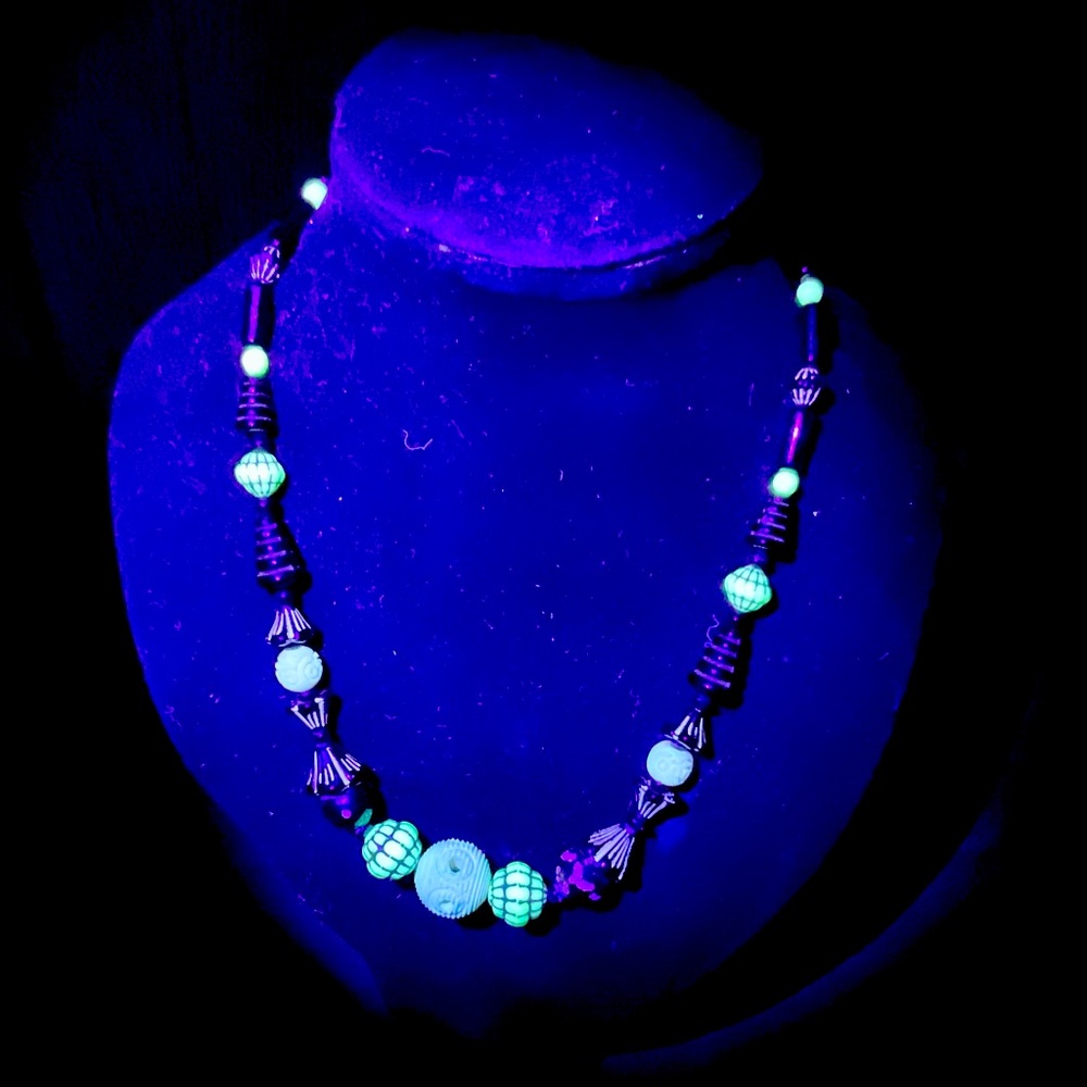Max Neiger style 1920’s vibe uranium necklace